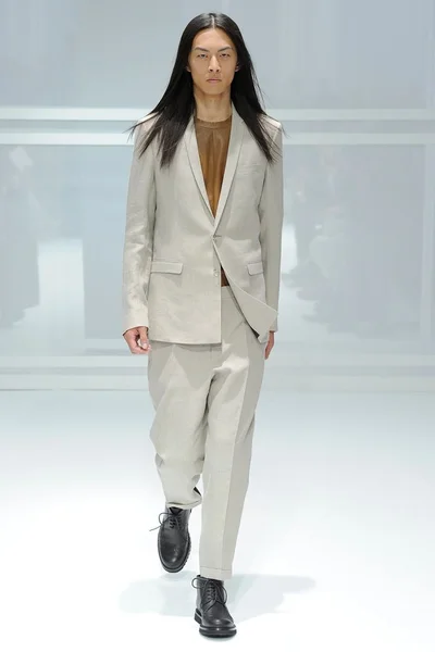 Look 24